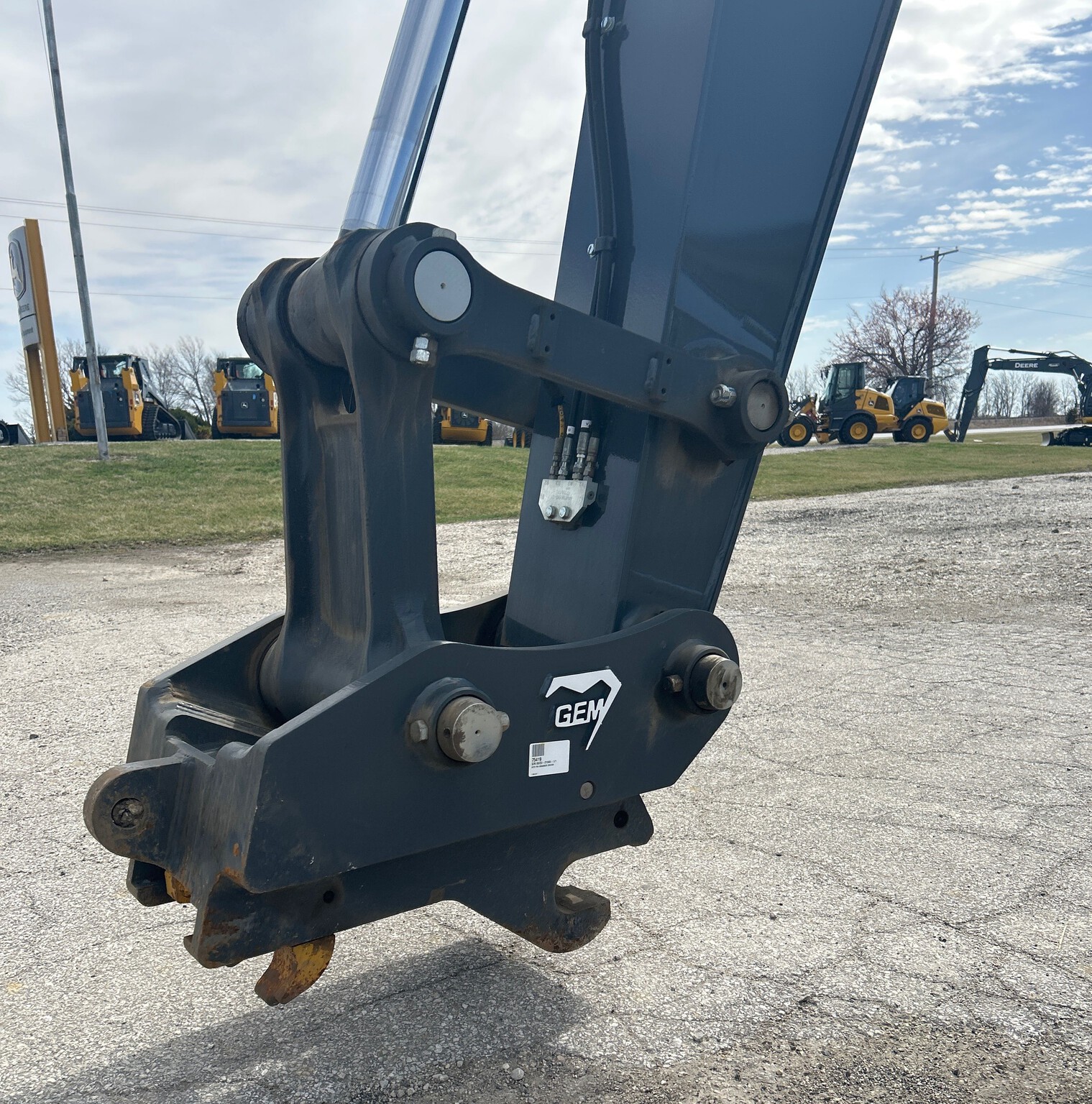 2024 John Deere 250 P Image 9