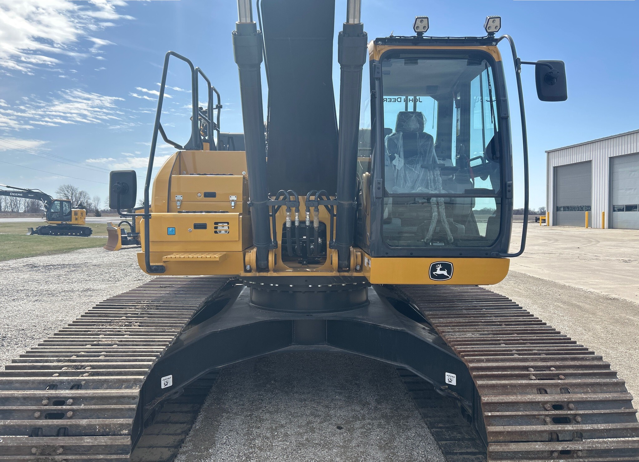 2024 John Deere 250 P Image 6