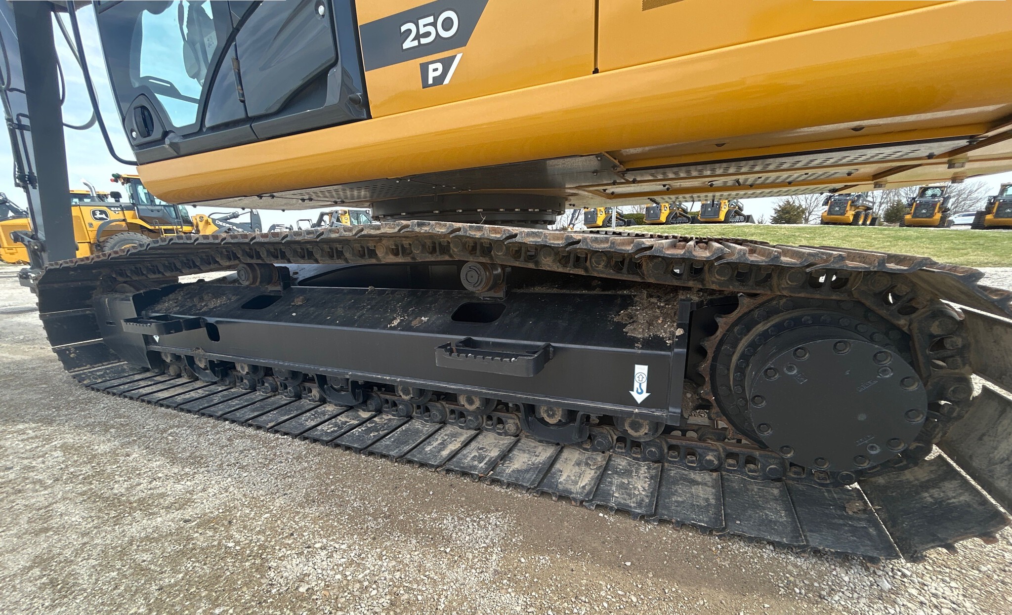 2024 John Deere 250 P Image 7