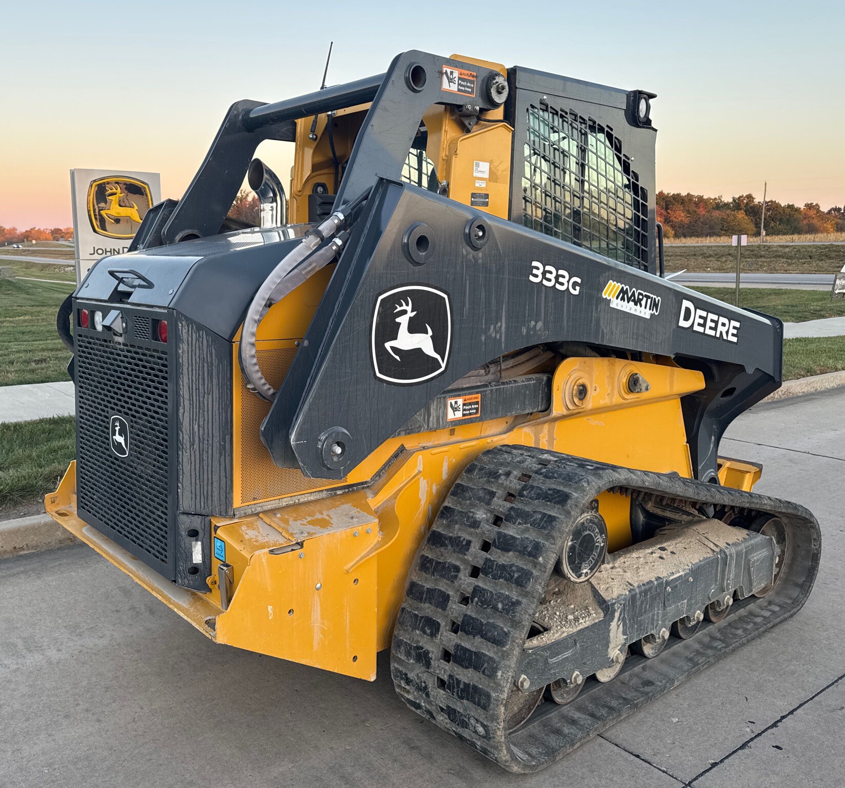2021 John Deere 333G Image 3
