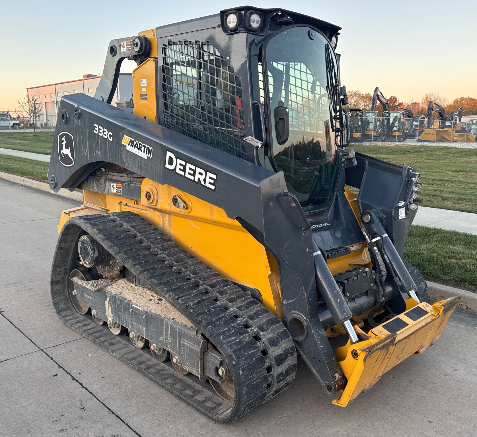 2021 John Deere 333G Image 2