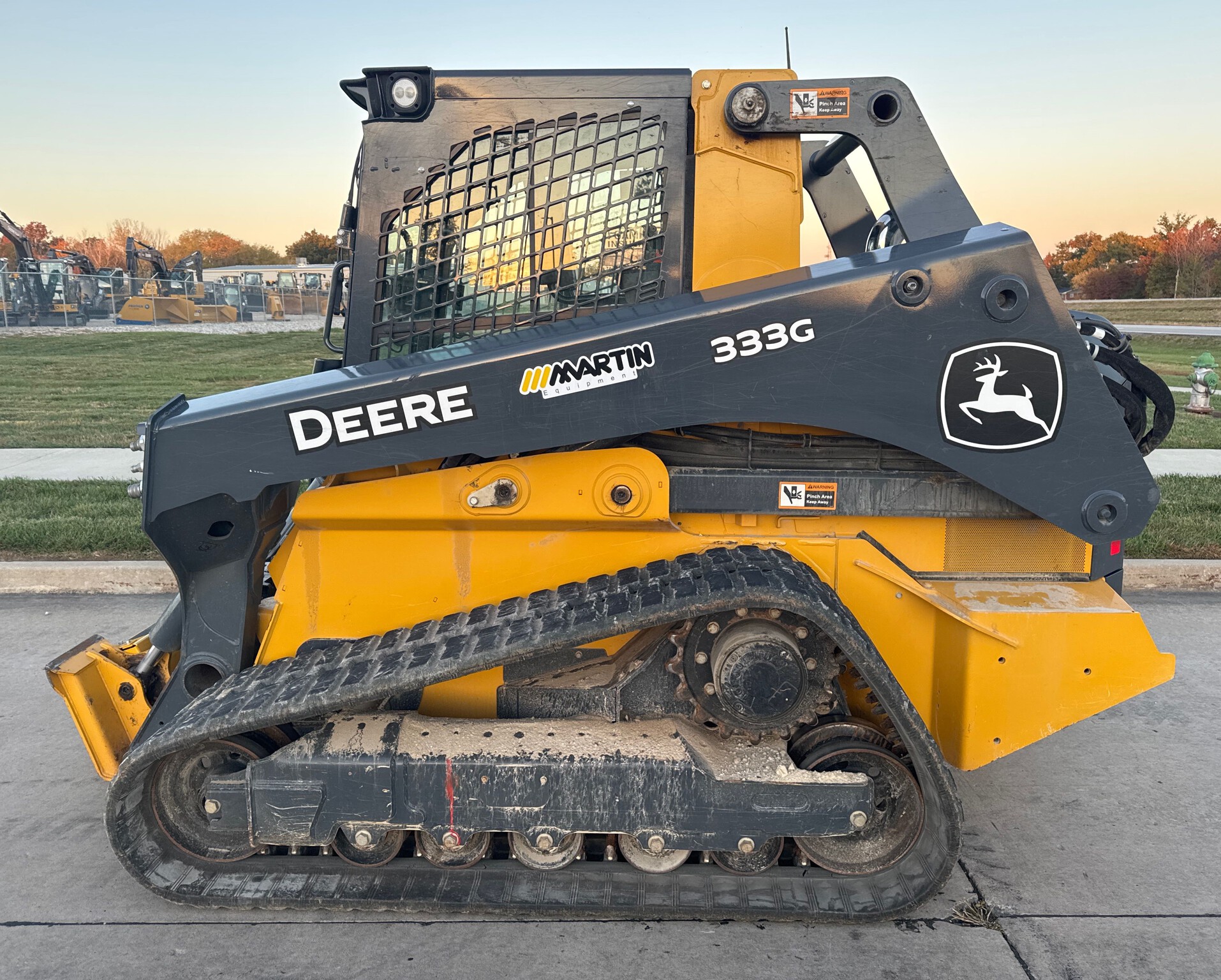 2021 John Deere 333G Image 5