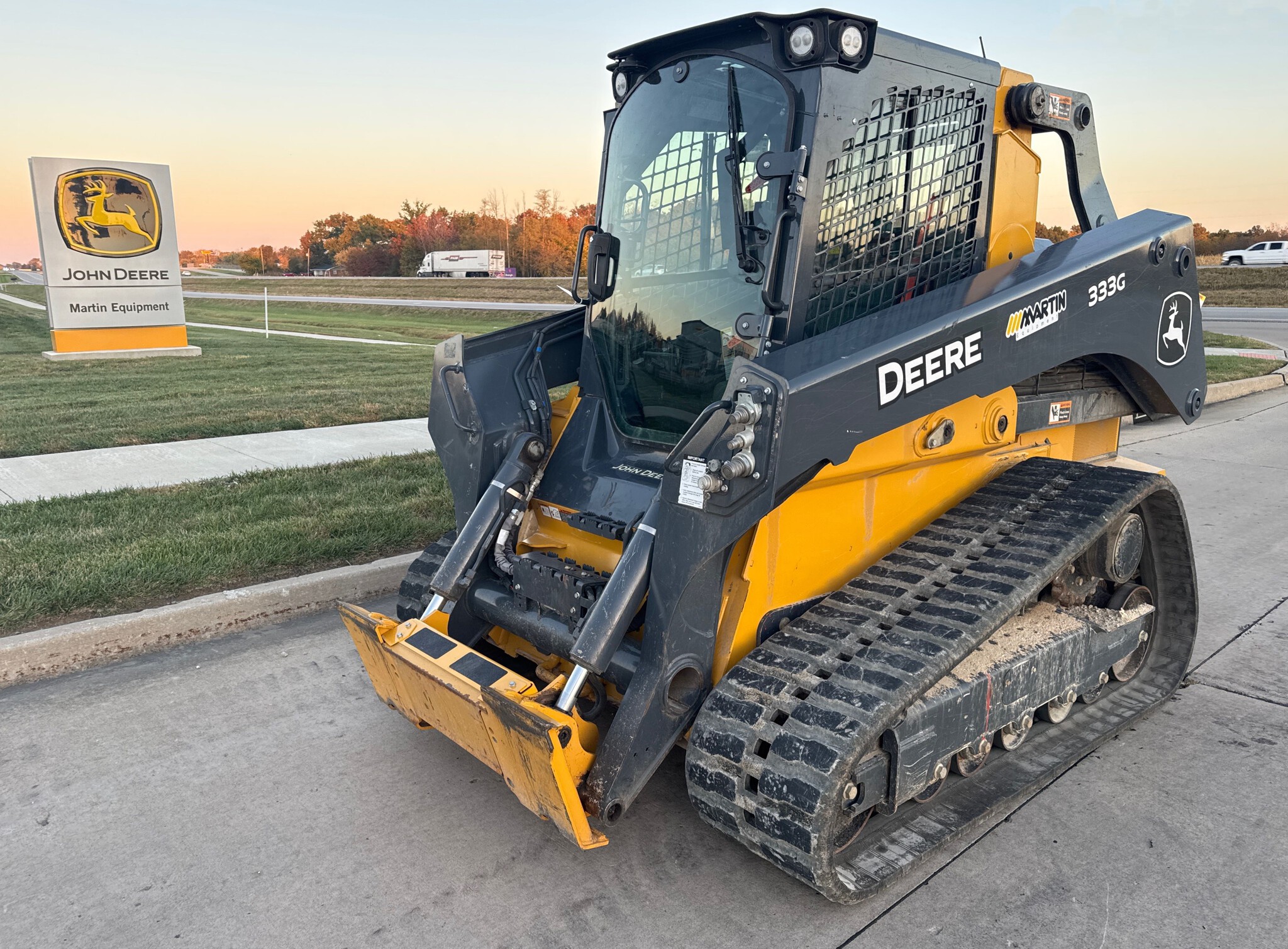 2021 John Deere 333G Image 6