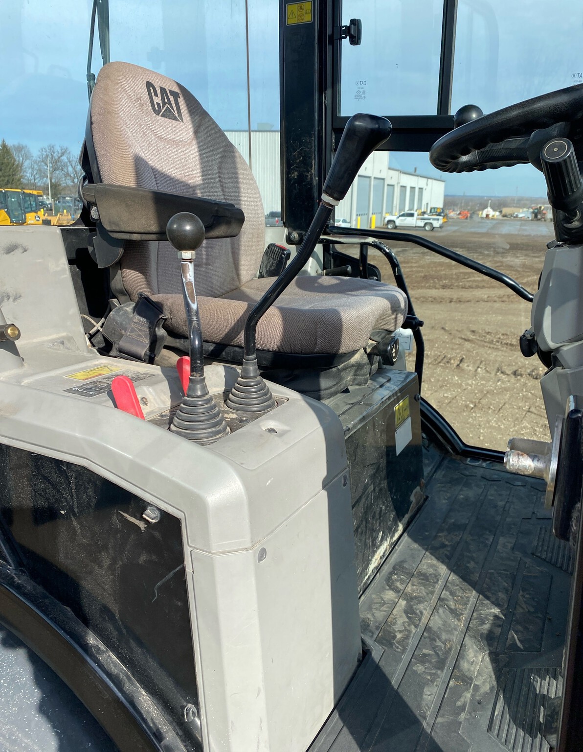 2015 Caterpillar 903C Image 17