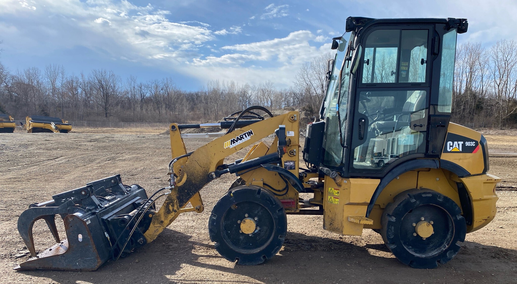 2015 Caterpillar 903C Image 3
