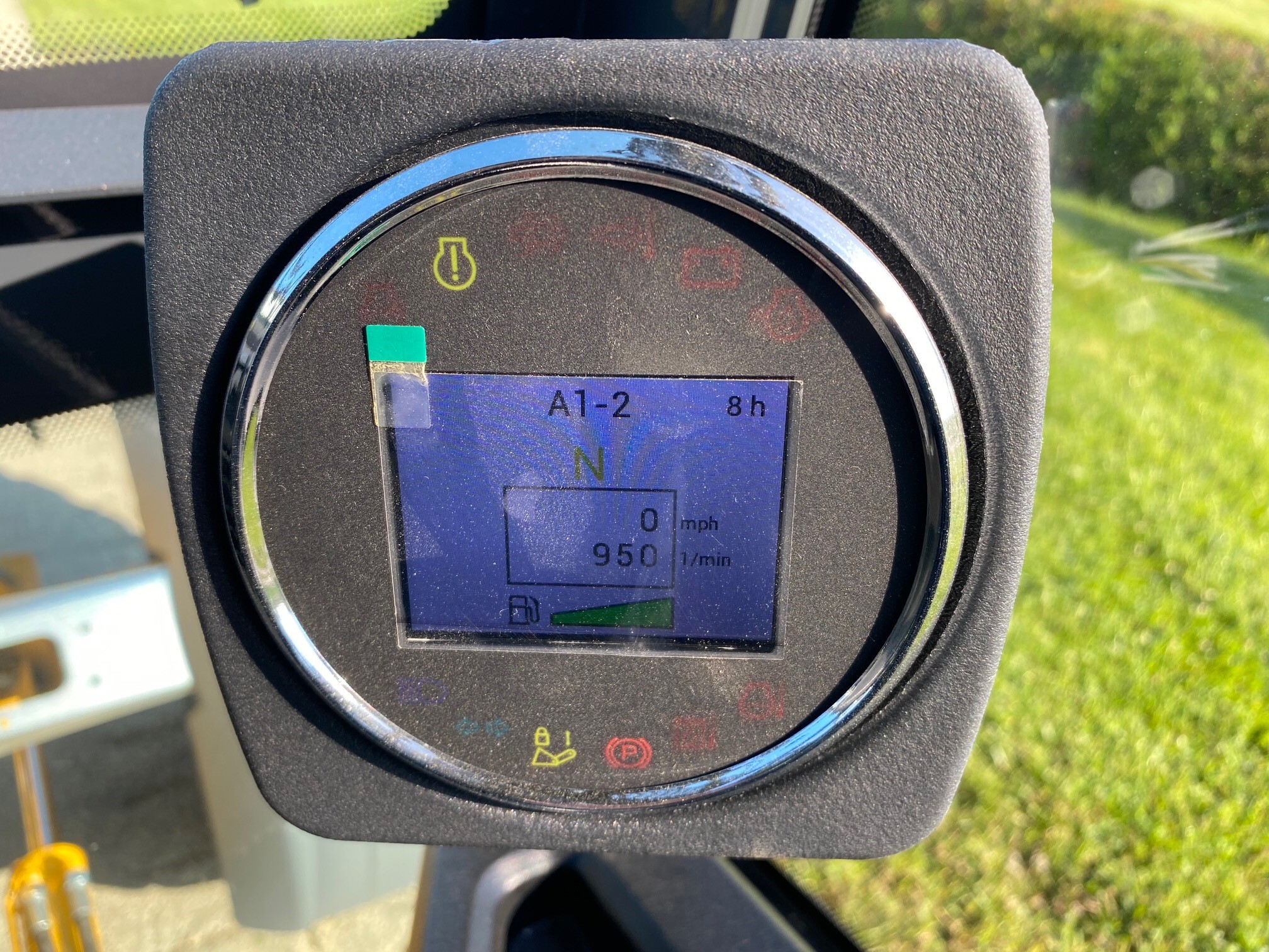2023 John Deere 304 G Image 9