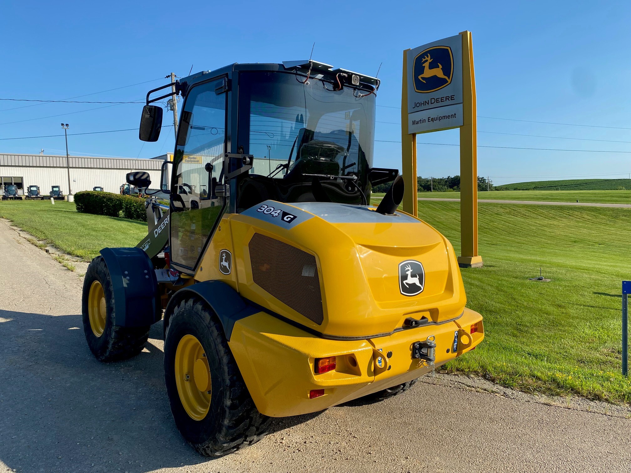 2023 John Deere 304 G Image 4