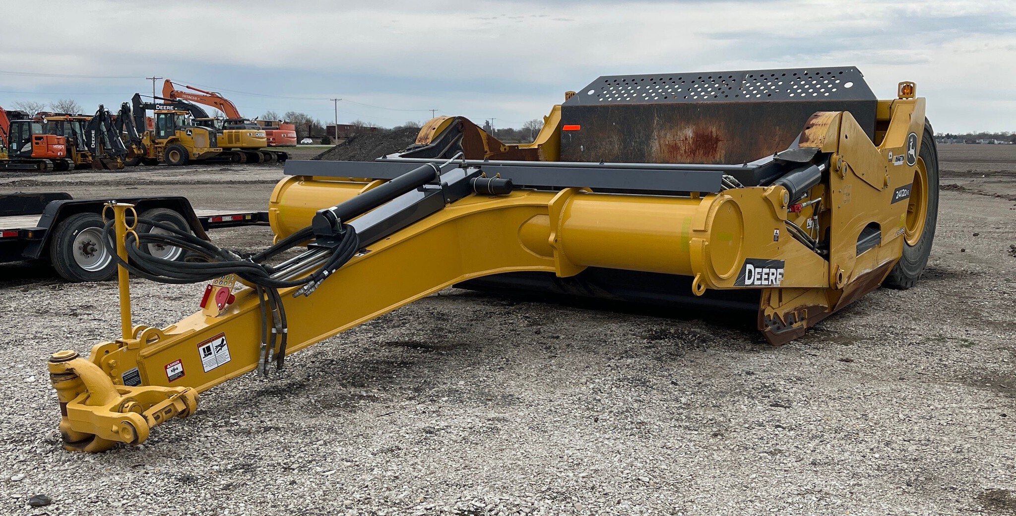 2022 John Deere 2412D E Image 9