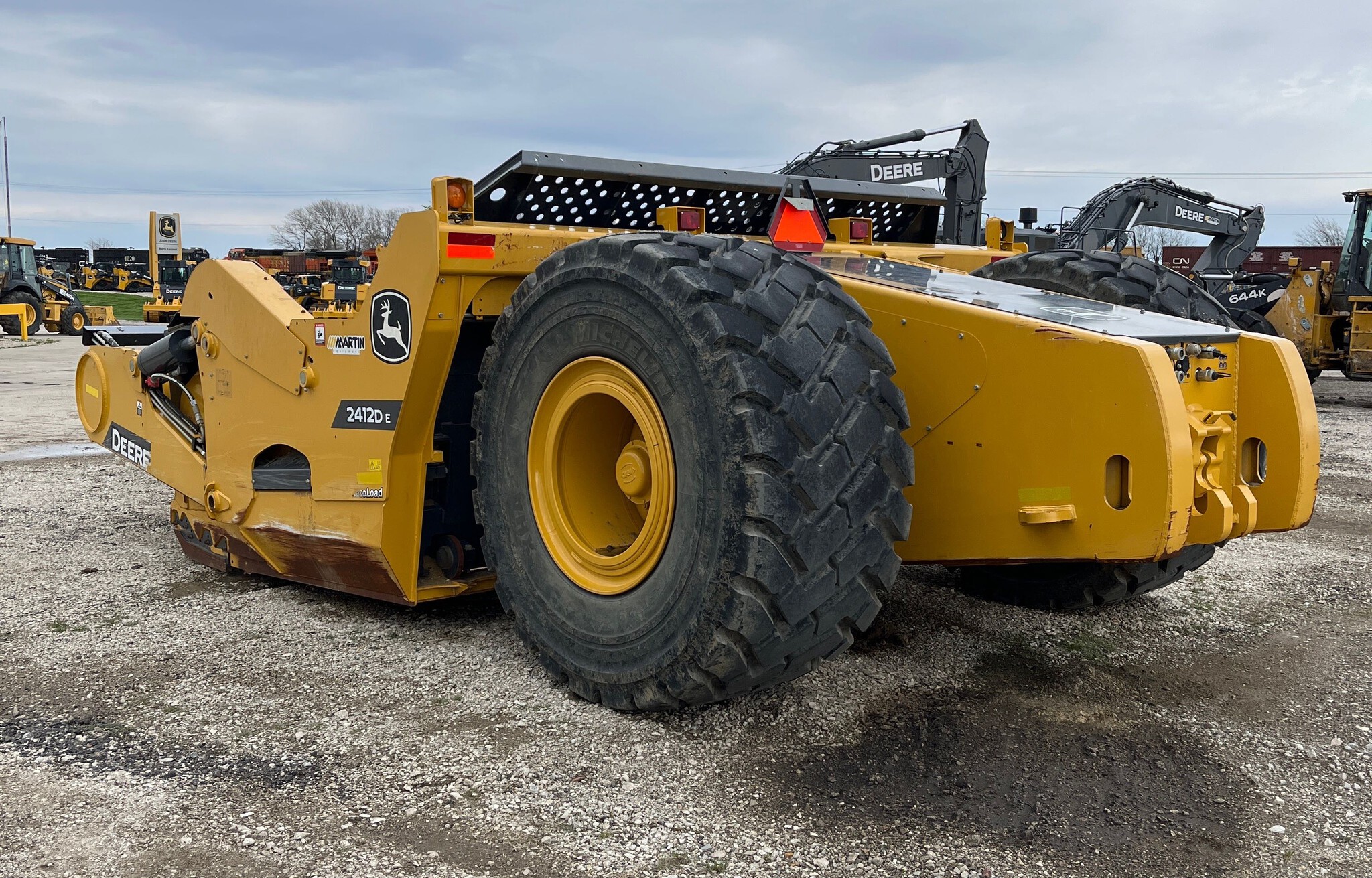 2022 John Deere 2412D E Image 7