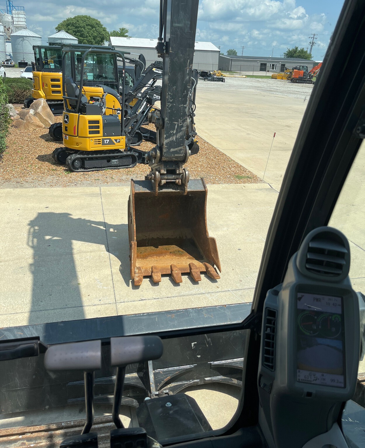 2022 John Deere 130G Image 7