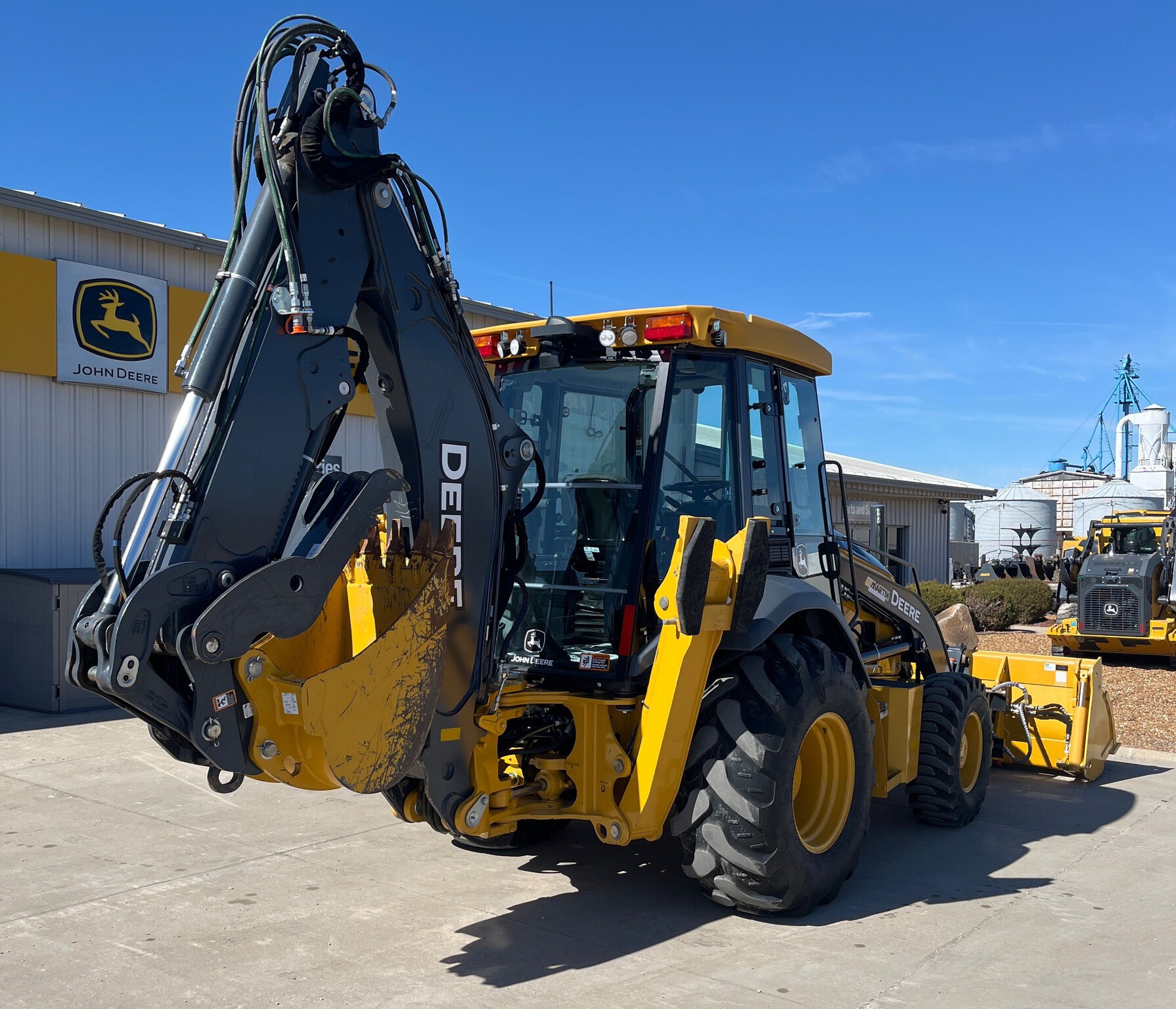 2023 John Deere 320 P Image 8