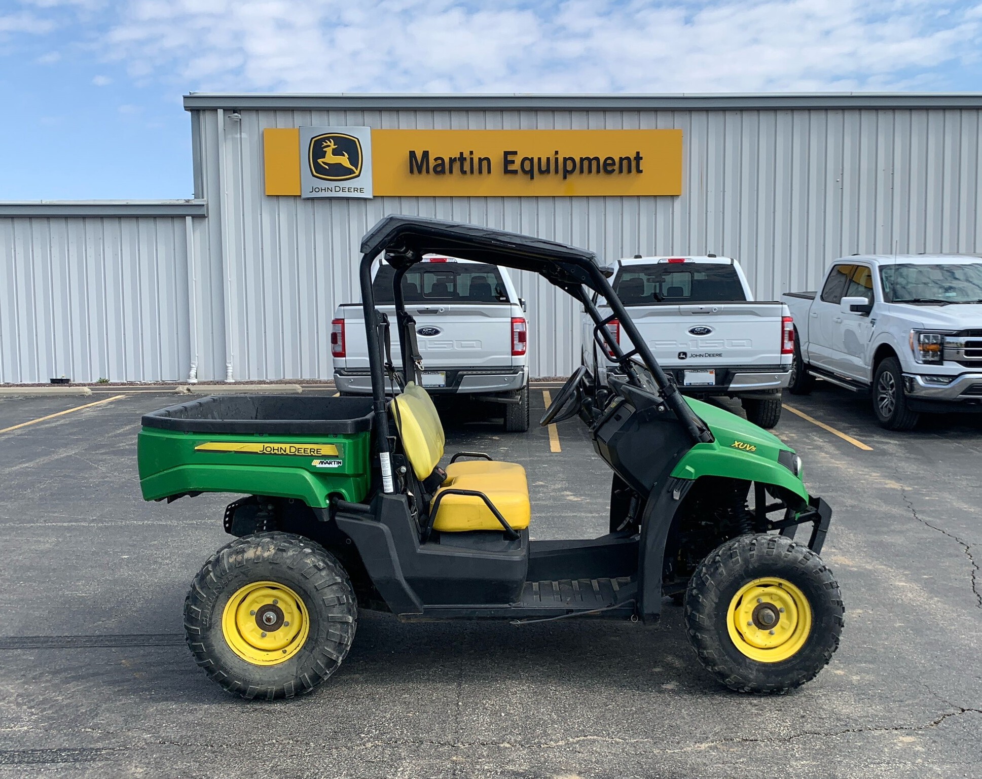 2015 John Deere XUV 550 Image 2