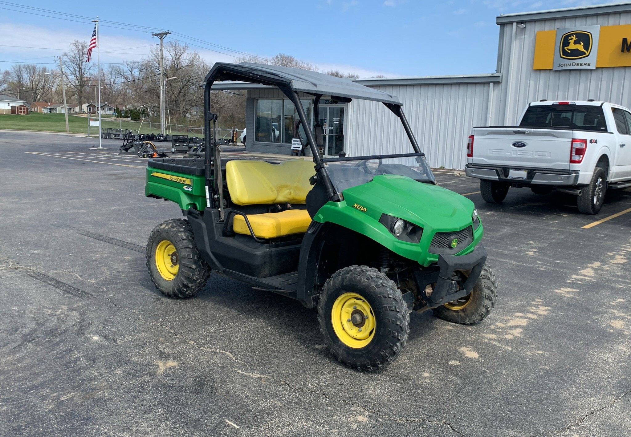 2015 John Deere XUV 550 Image 1