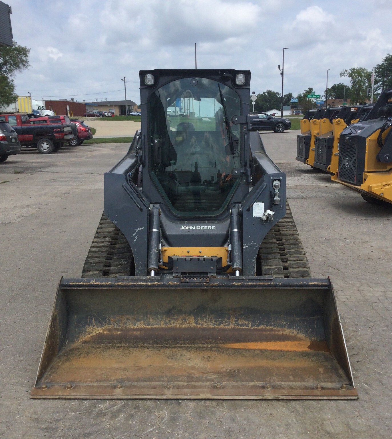 2023 John Deere 325G Image 8