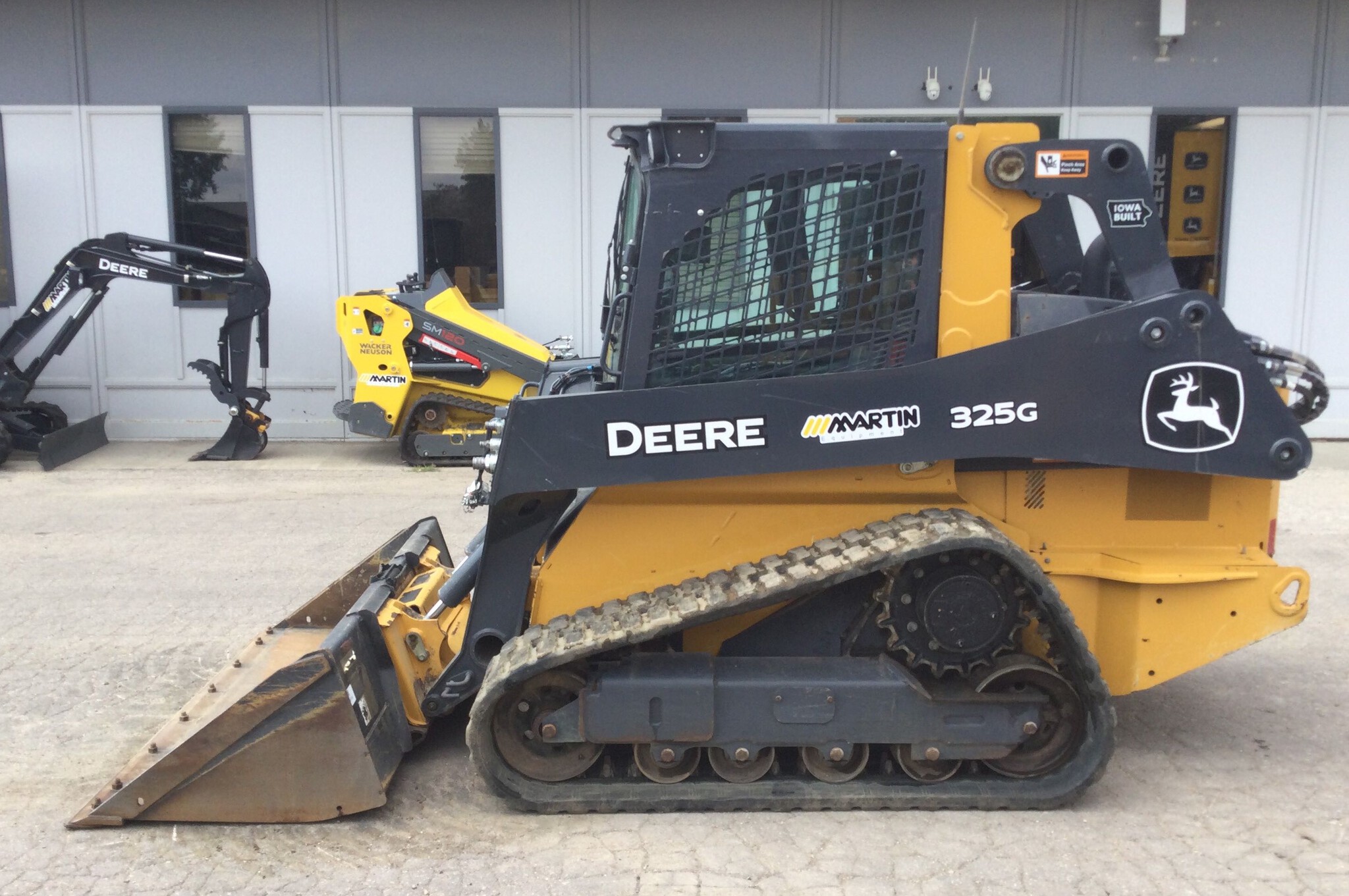 2023 John Deere 325G Image 1
