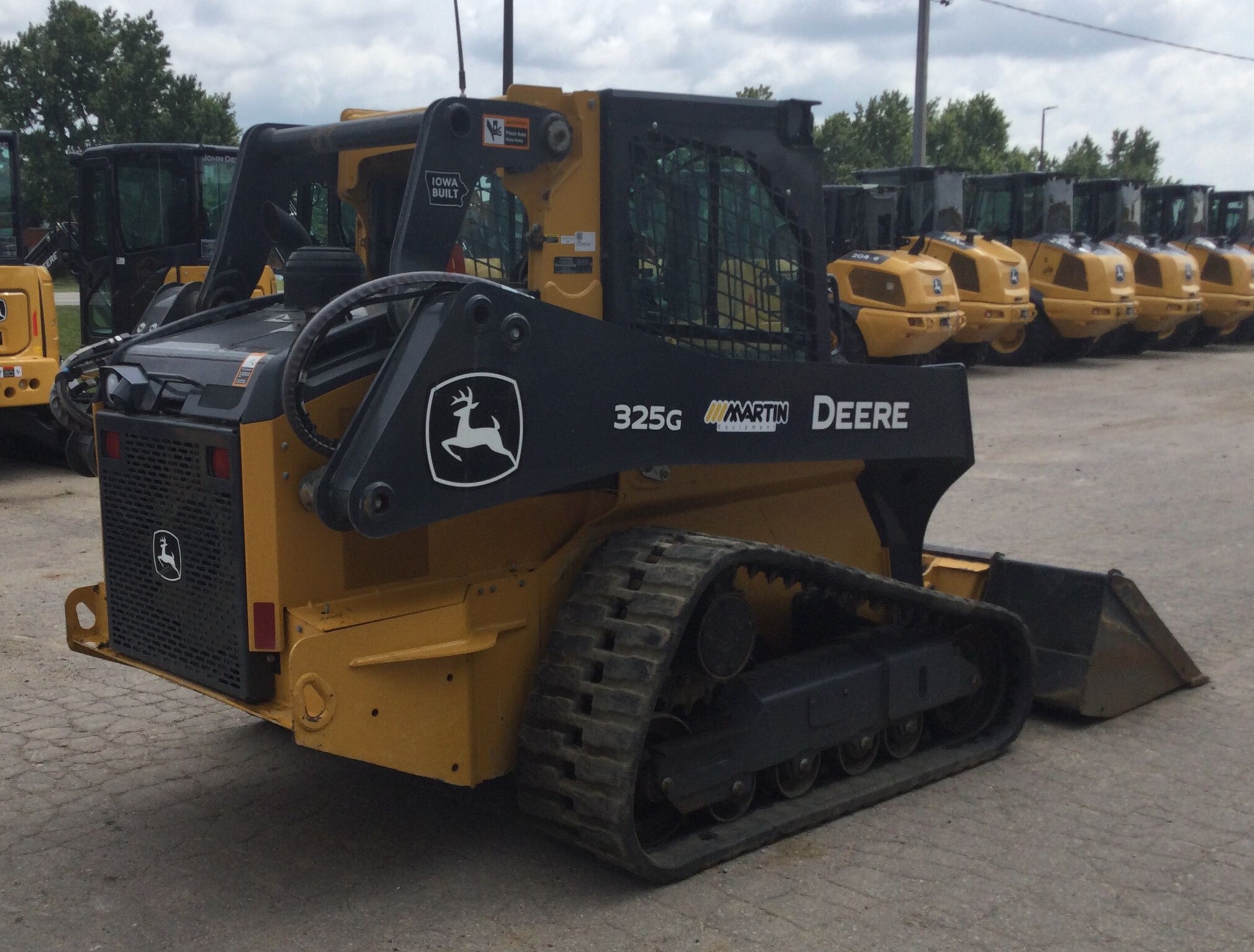 2023 John Deere 325G Image 5