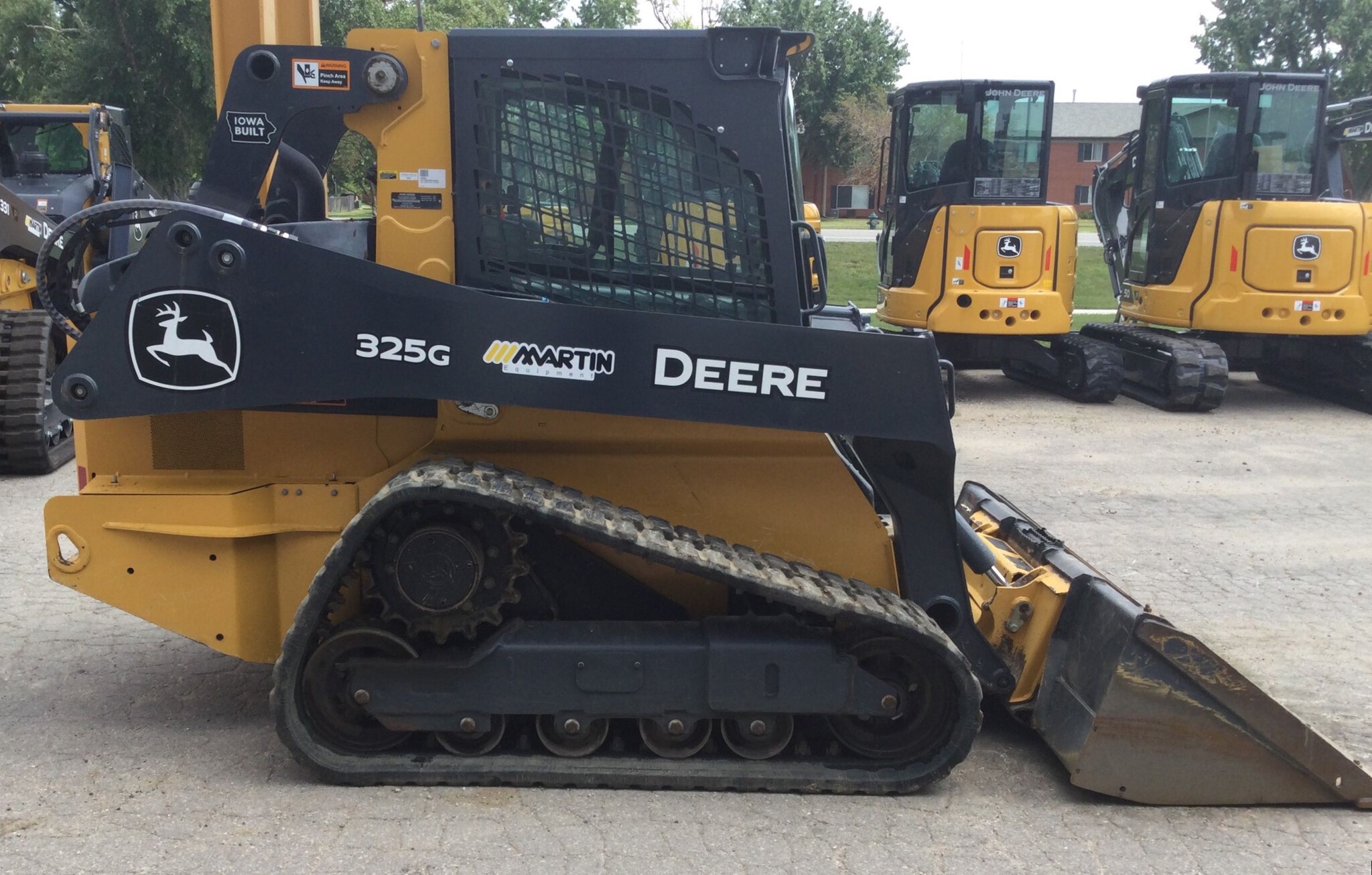 2023 John Deere 325G Image 6