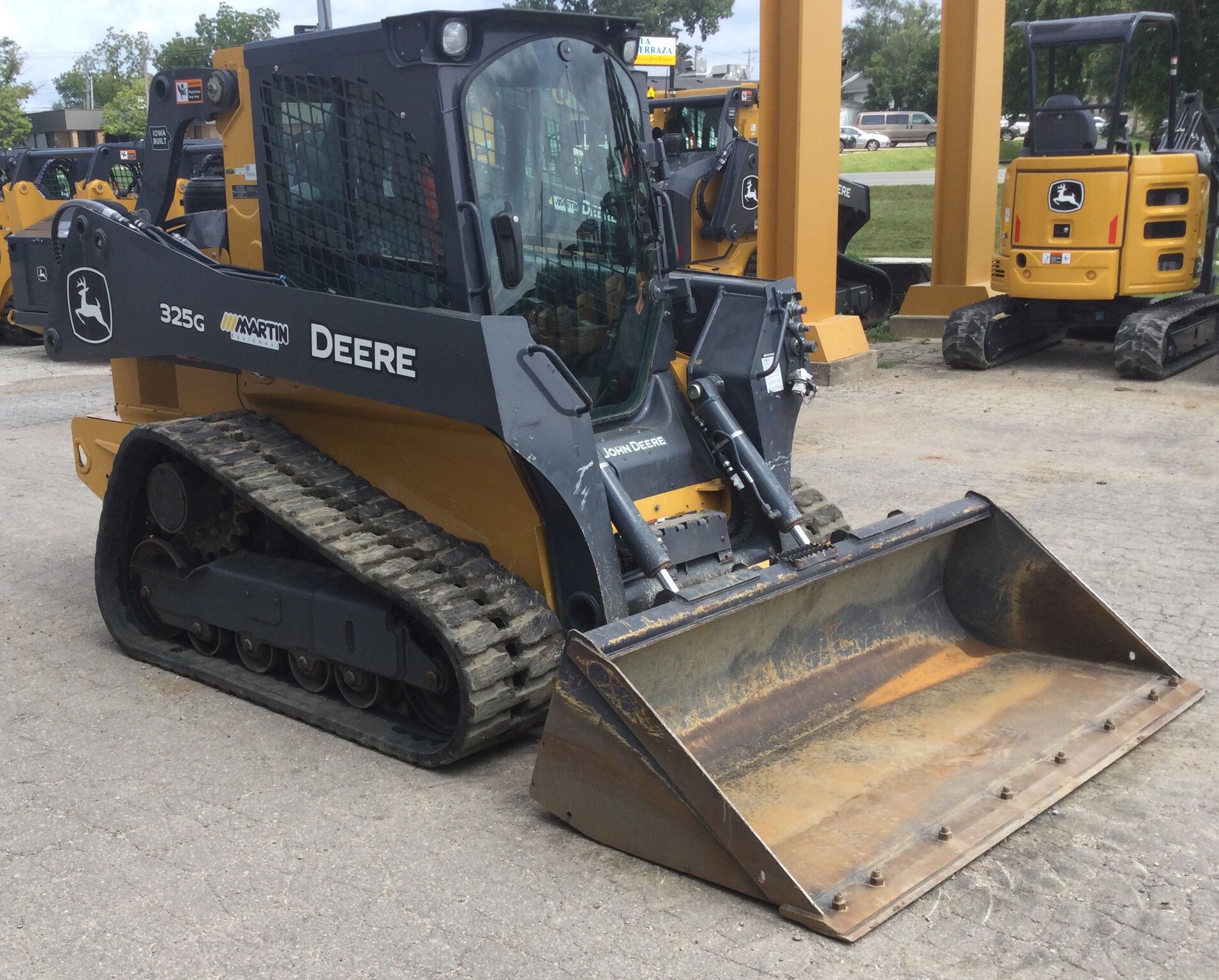 2023 John Deere 325G Image 7