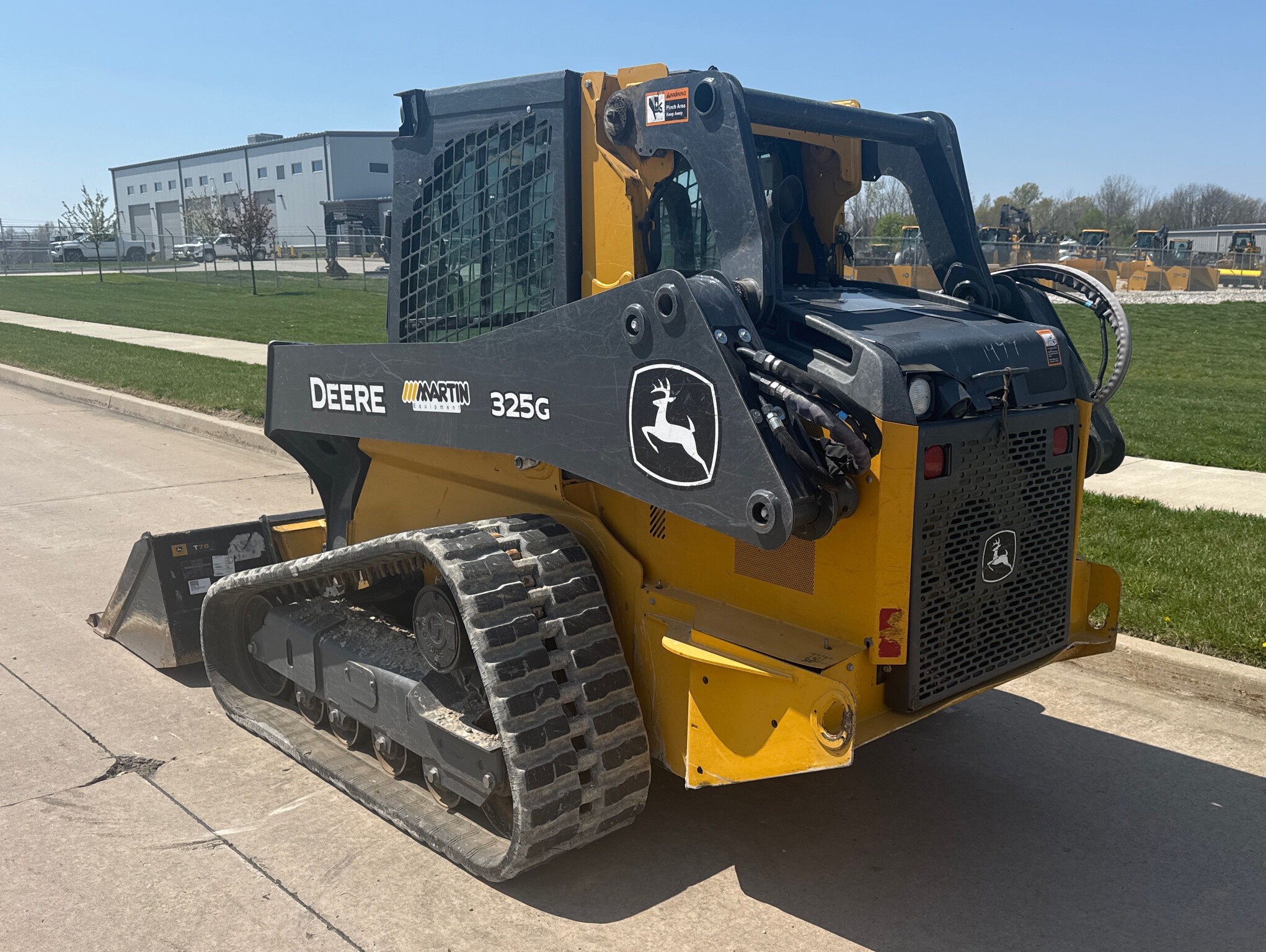 2023 John Deere 325G Image 5