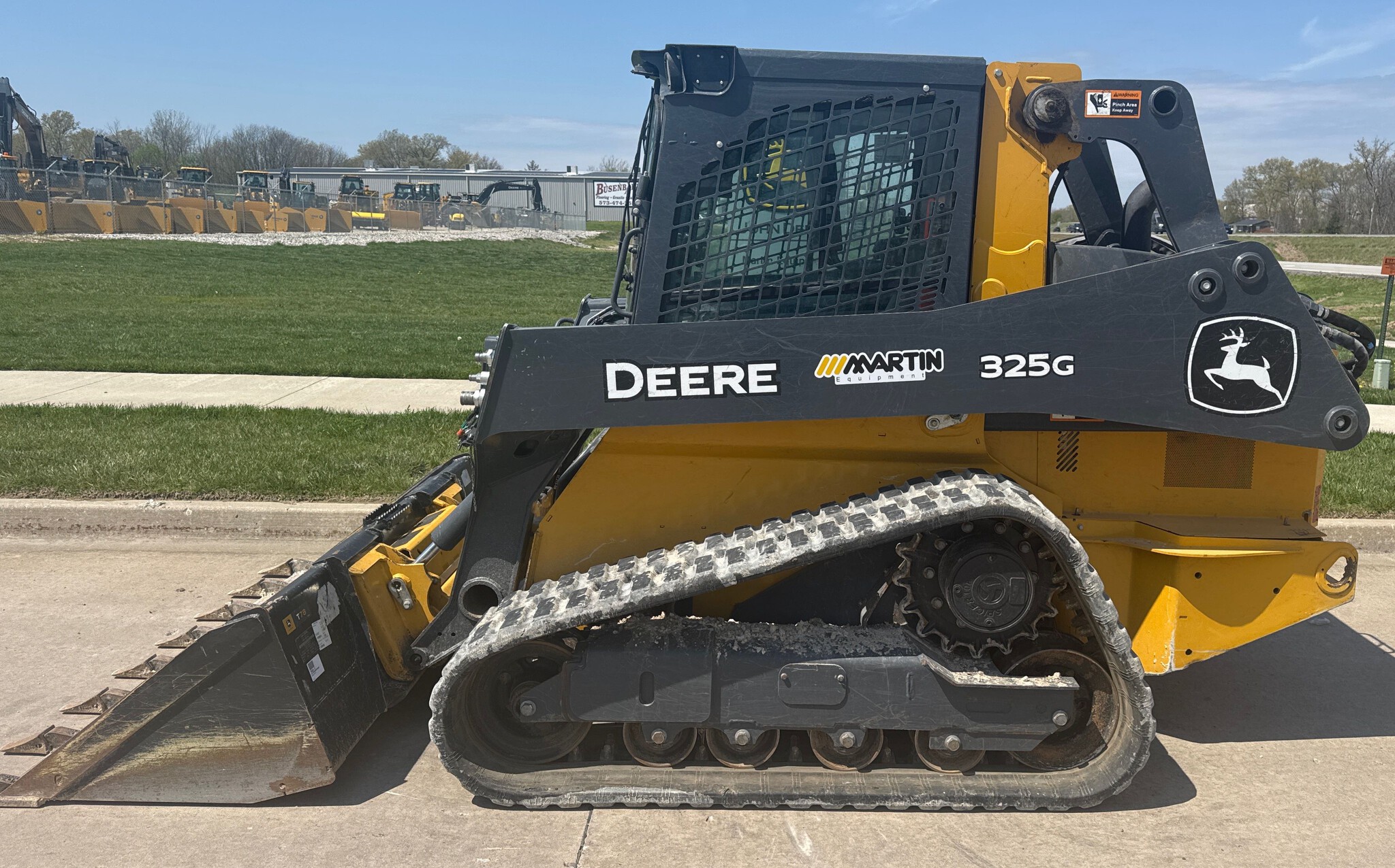 2023 John Deere 325G Image 1