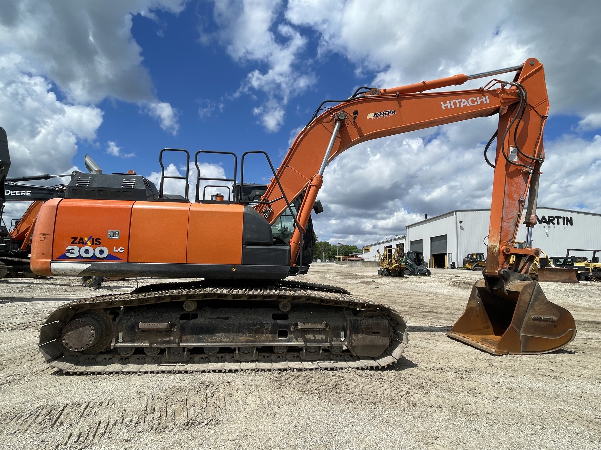 2020 Hitachi 300ZX Image 1