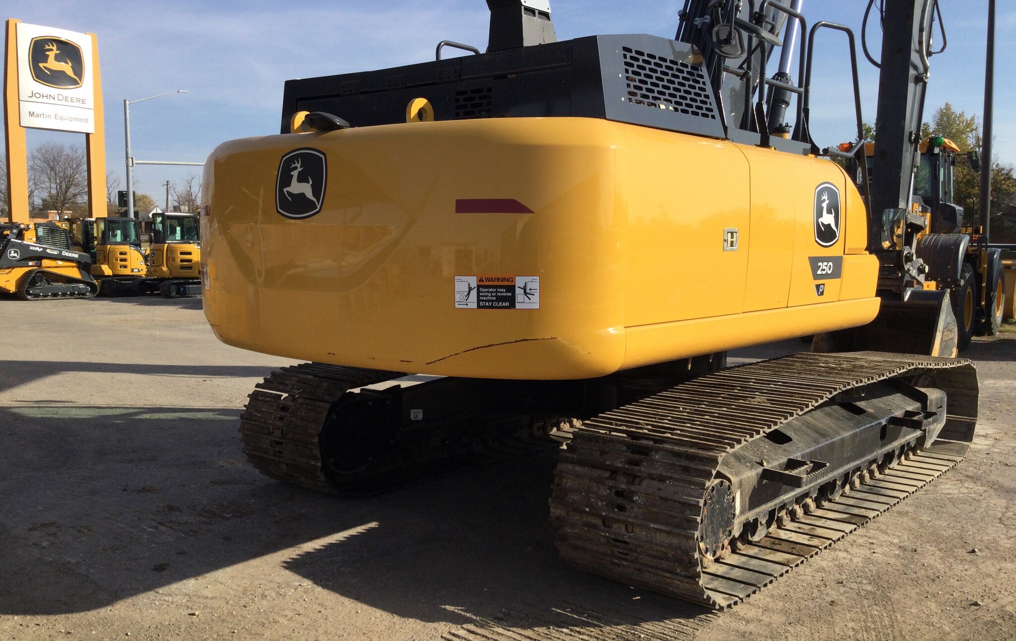 2023 John Deere 250 P Image 4