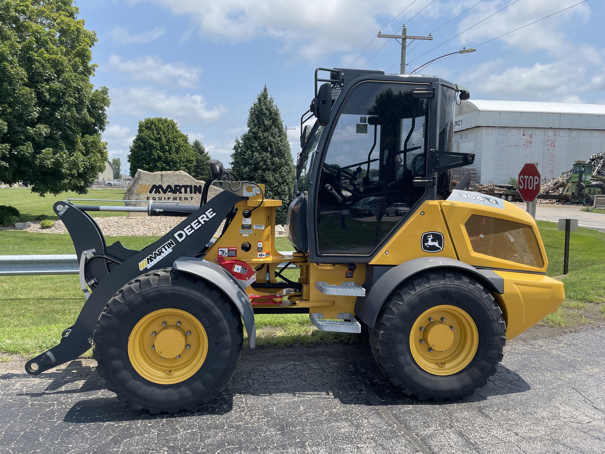 2023 John Deere 304 G Image 1