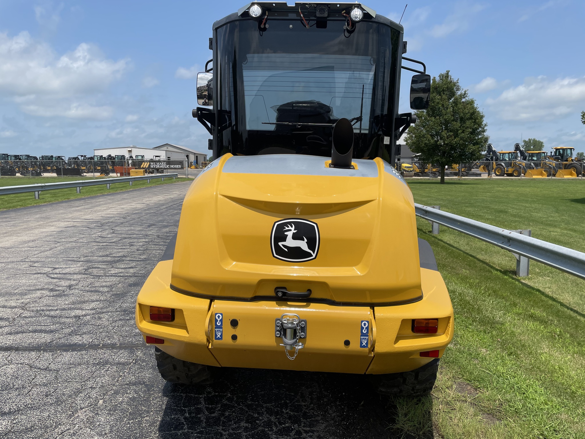 2023 John Deere 304 G Image 4
