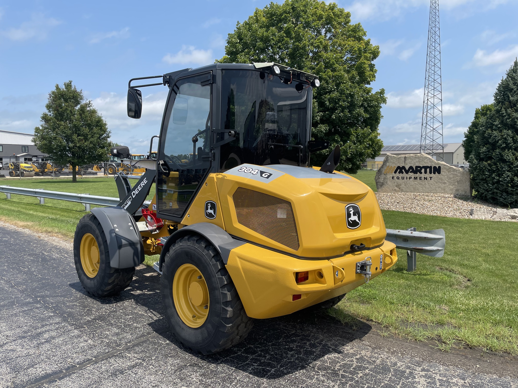 2023 John Deere 304 G Image 3