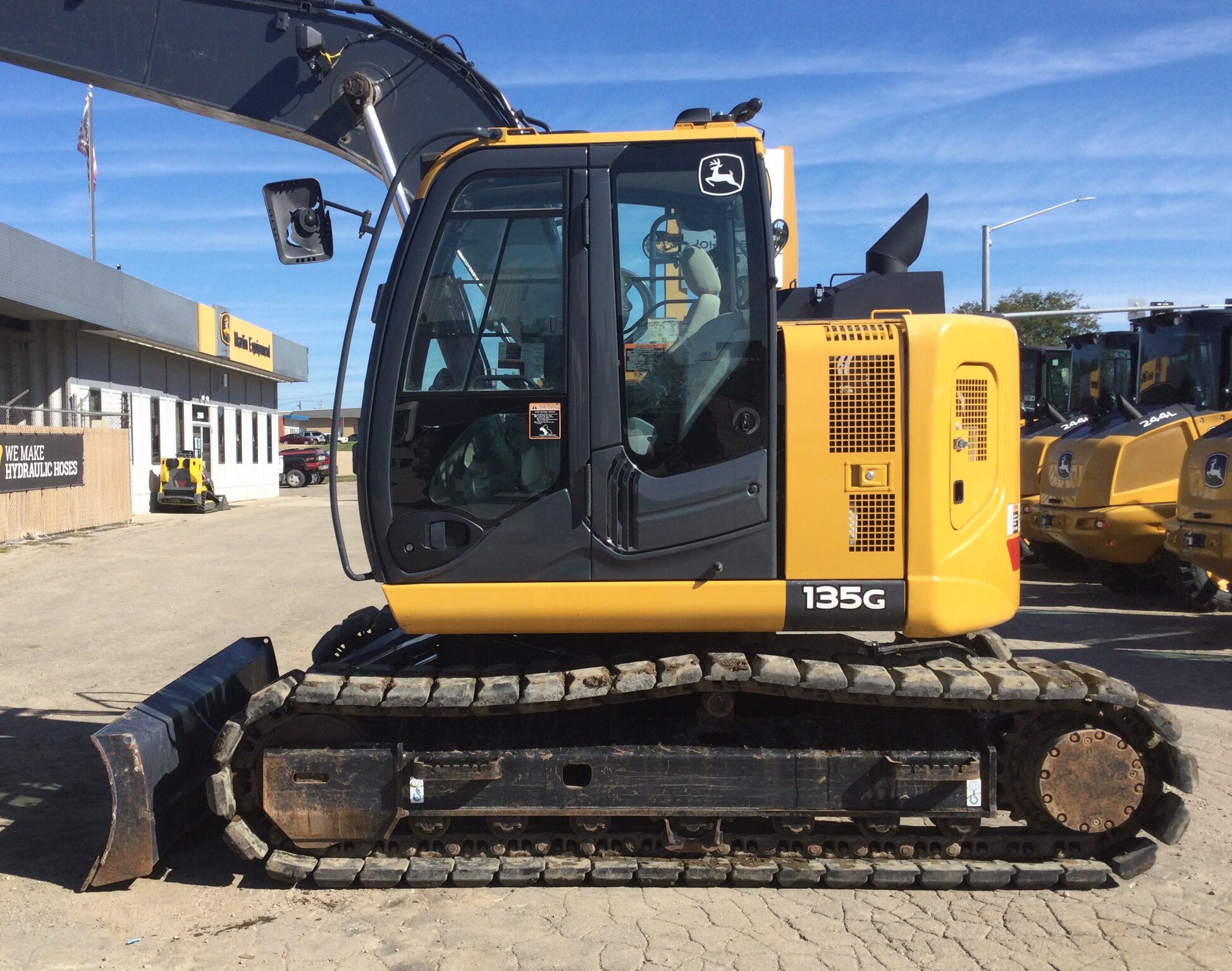 2021 John Deere 135G Image 5