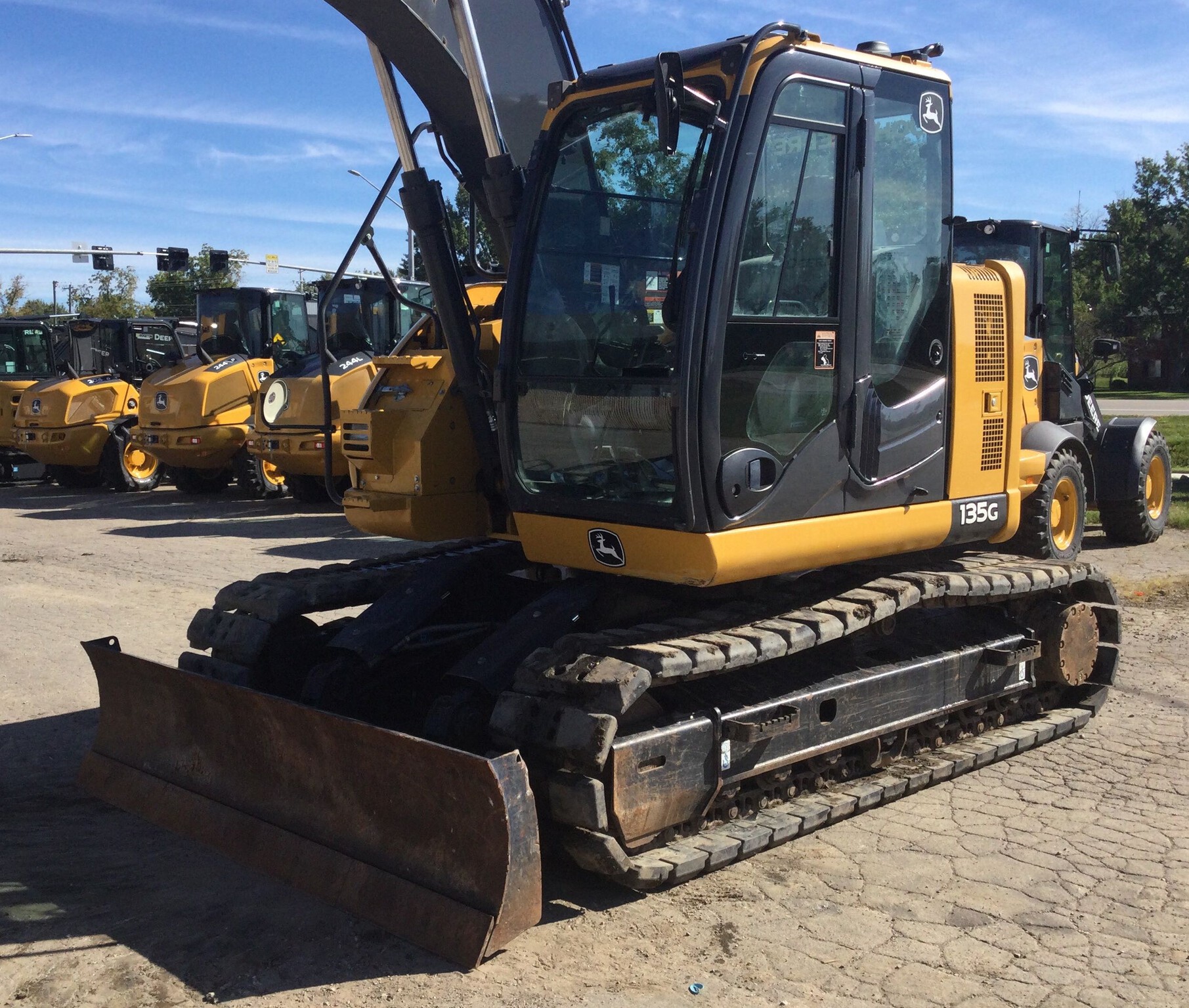 2021 John Deere 135G Image 4