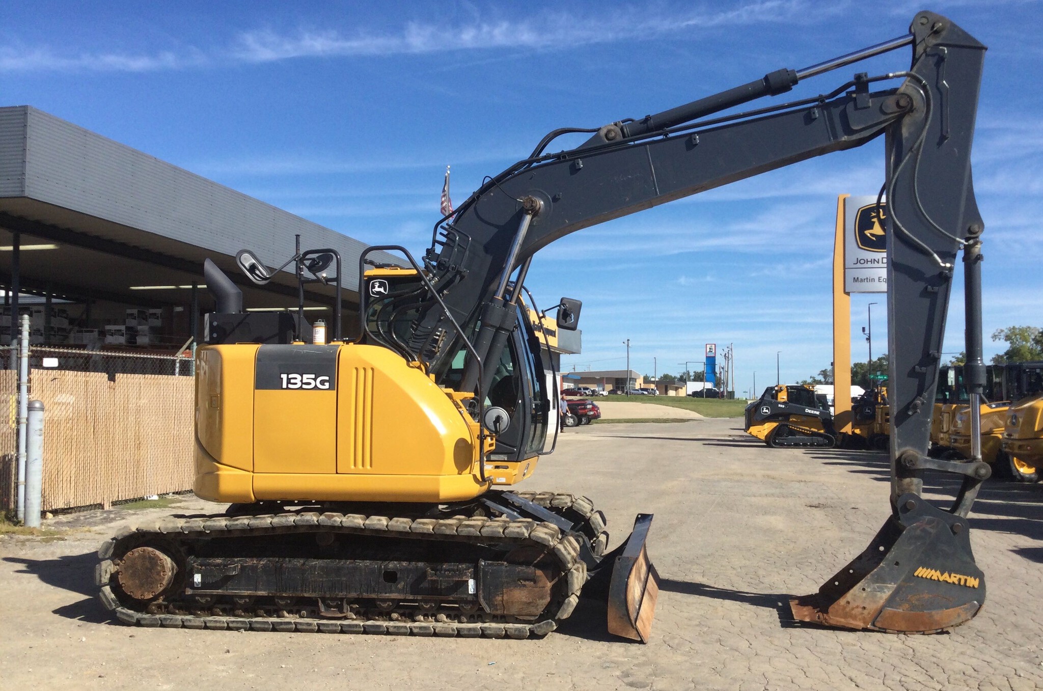 2021 John Deere 135G Image 2