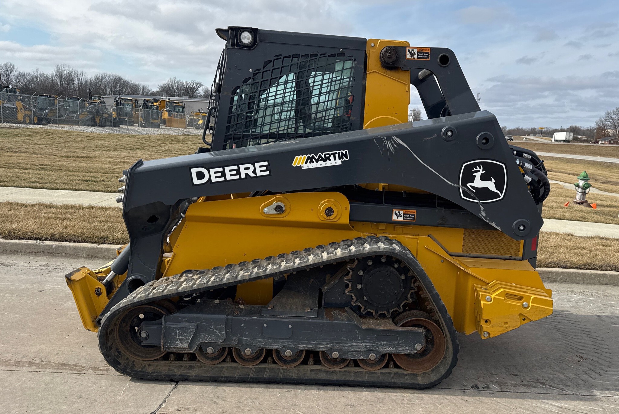 2024 John Deere 331G Image 4