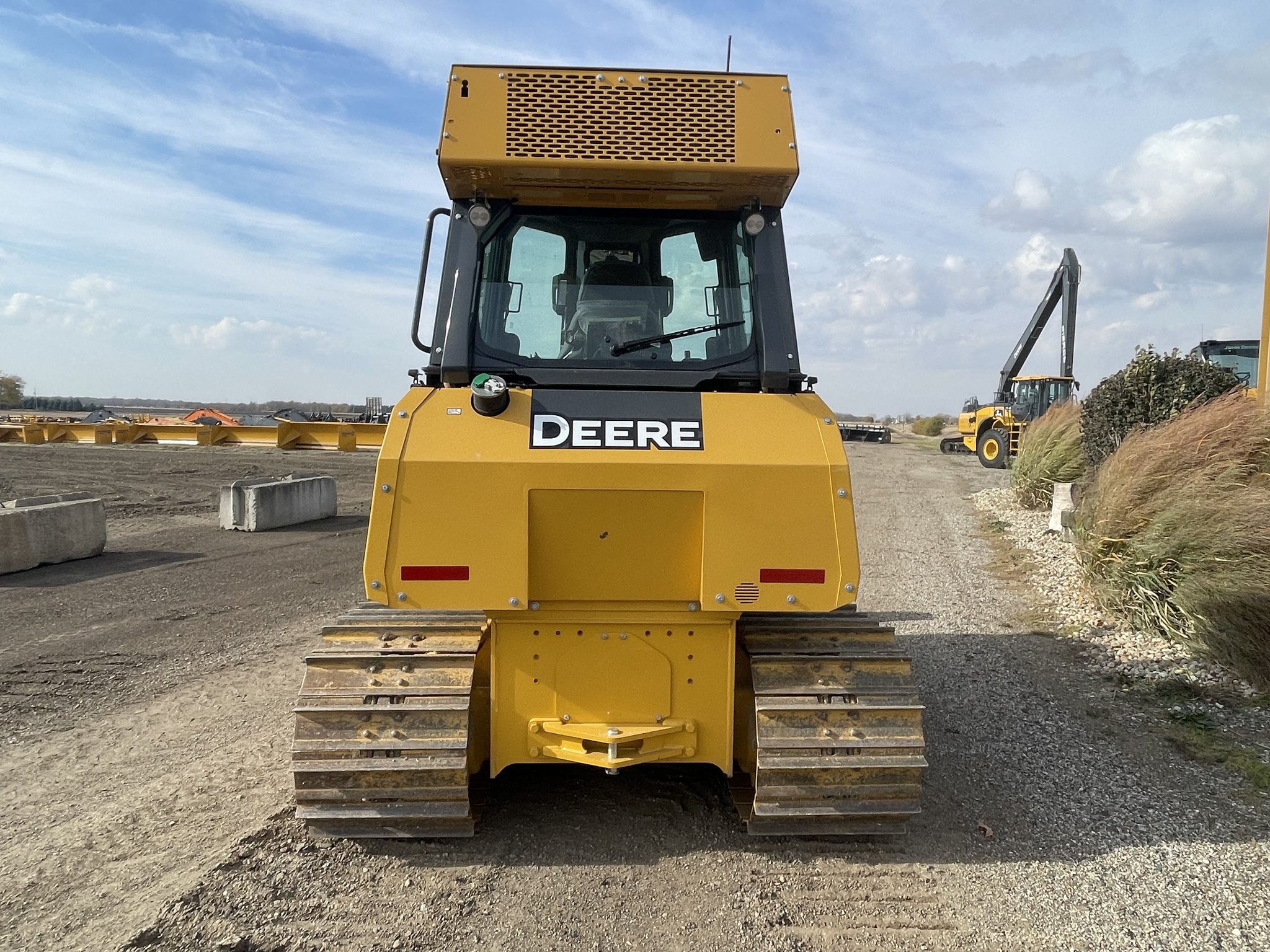 2023 John Deere 450K Image 4