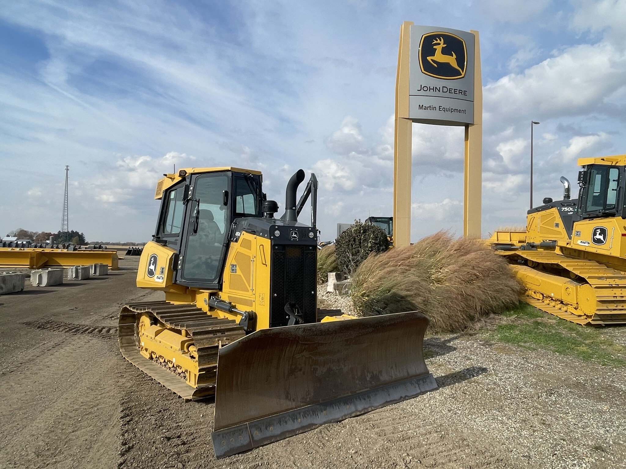 2023 John Deere 450K Image 7