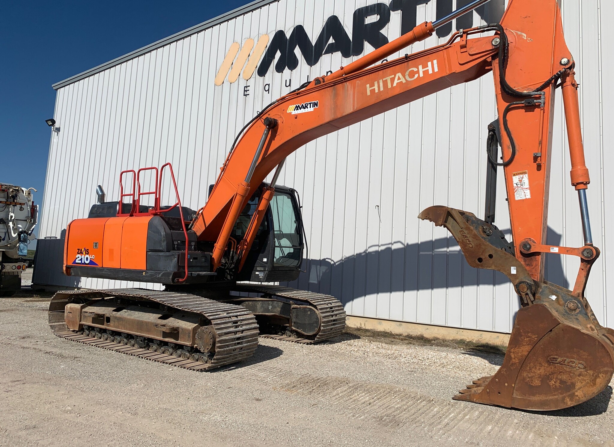 2018 Hitachi ZX210LC-6 Image 3