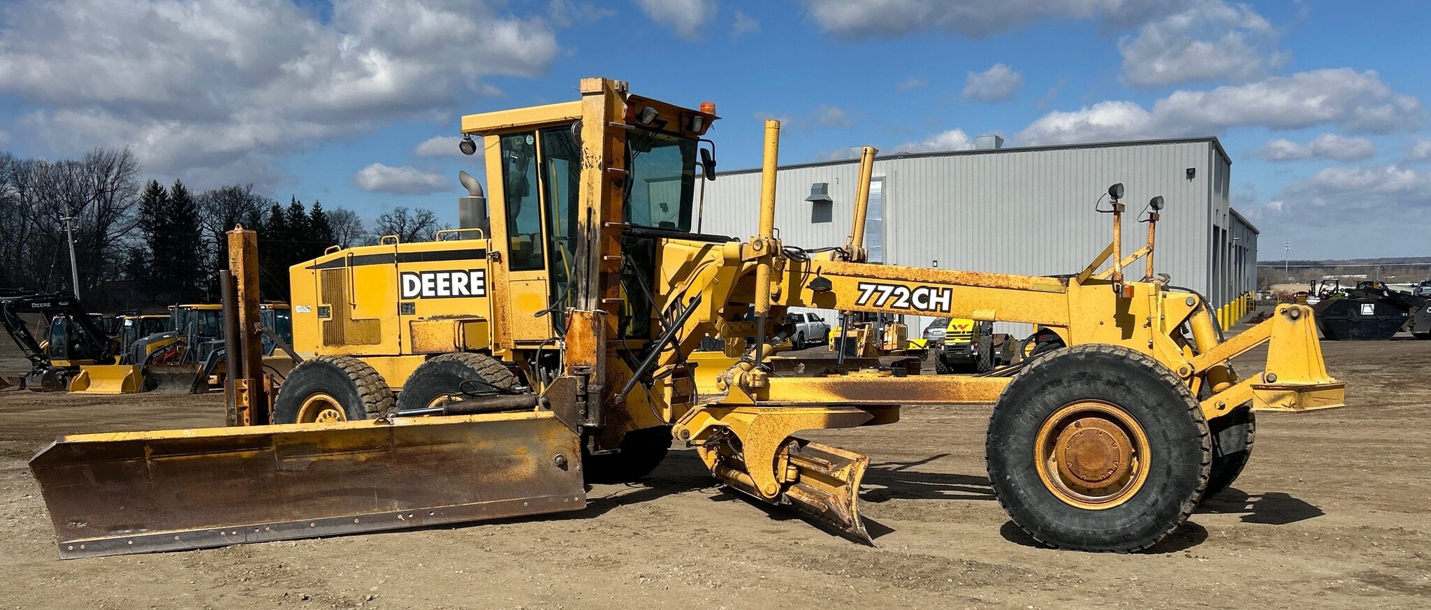 2000 John Deere 772CH Image 1
