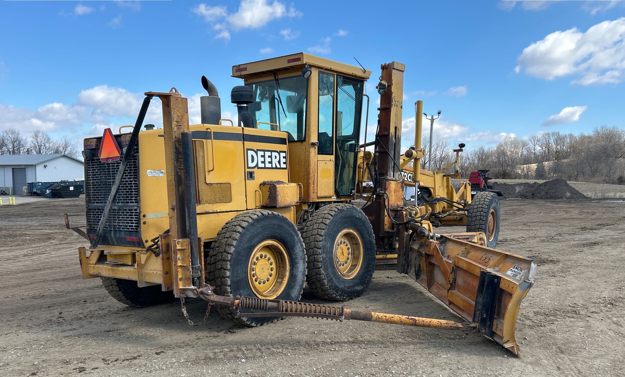 2000 John Deere 772CH Image 4