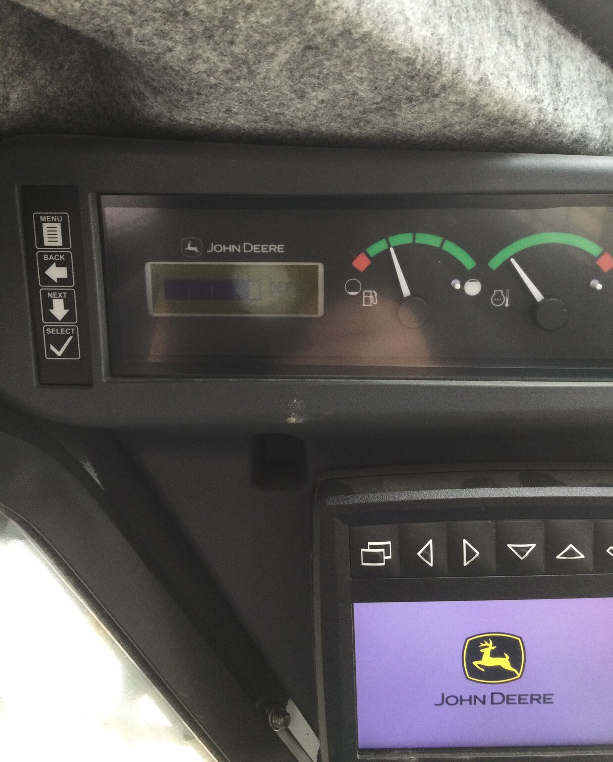 2024 John Deere 333G Image 8