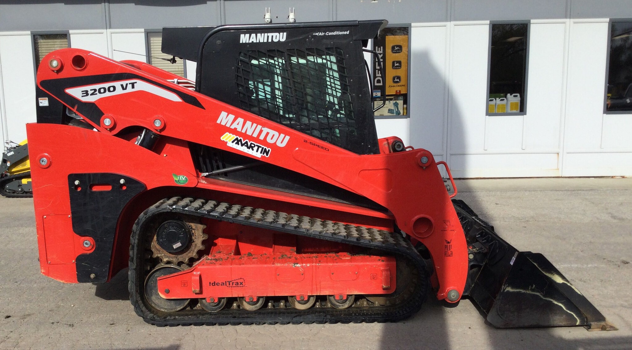 2023 Manitou 3200VT Image 1