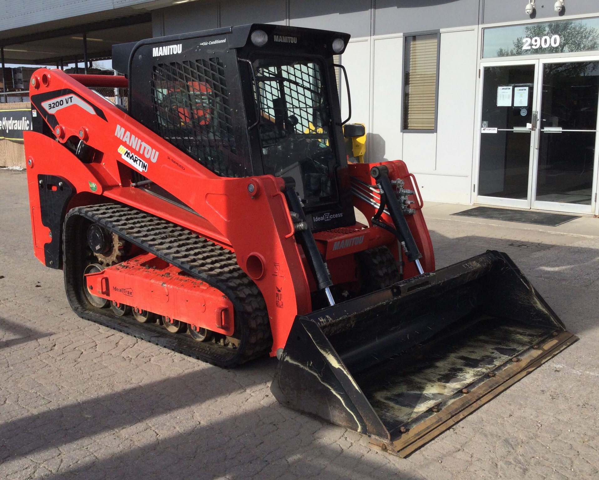 2023 Manitou 3200VT Image 2
