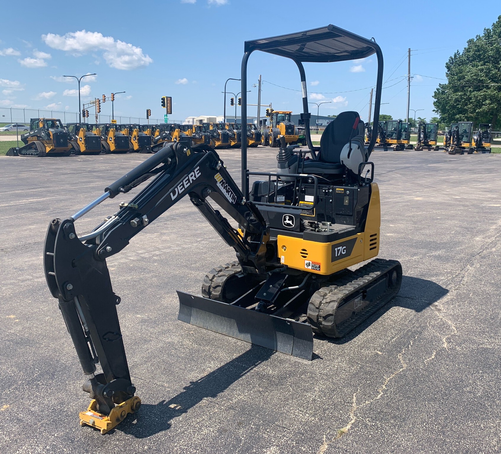 2023 John Deere 17G Image 2