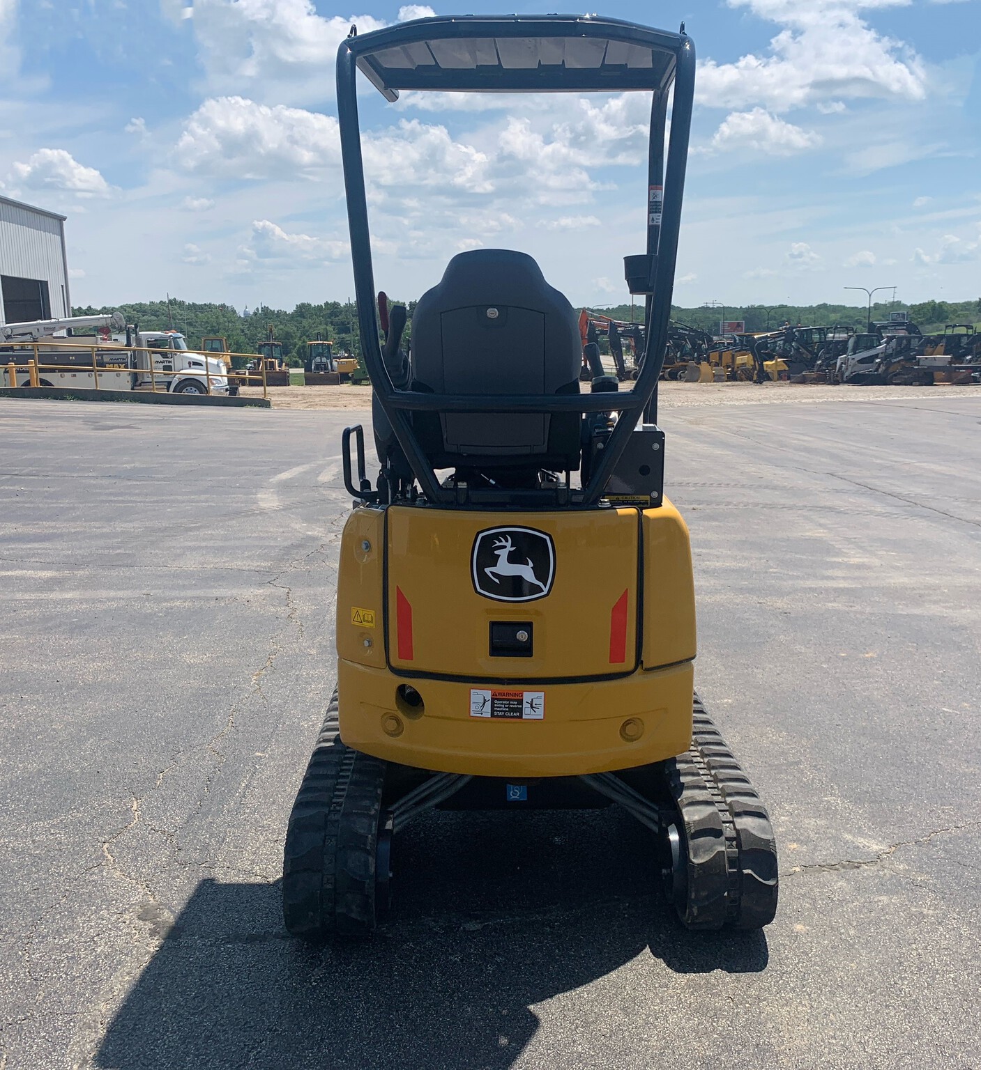 2023 John Deere 17G Image 7