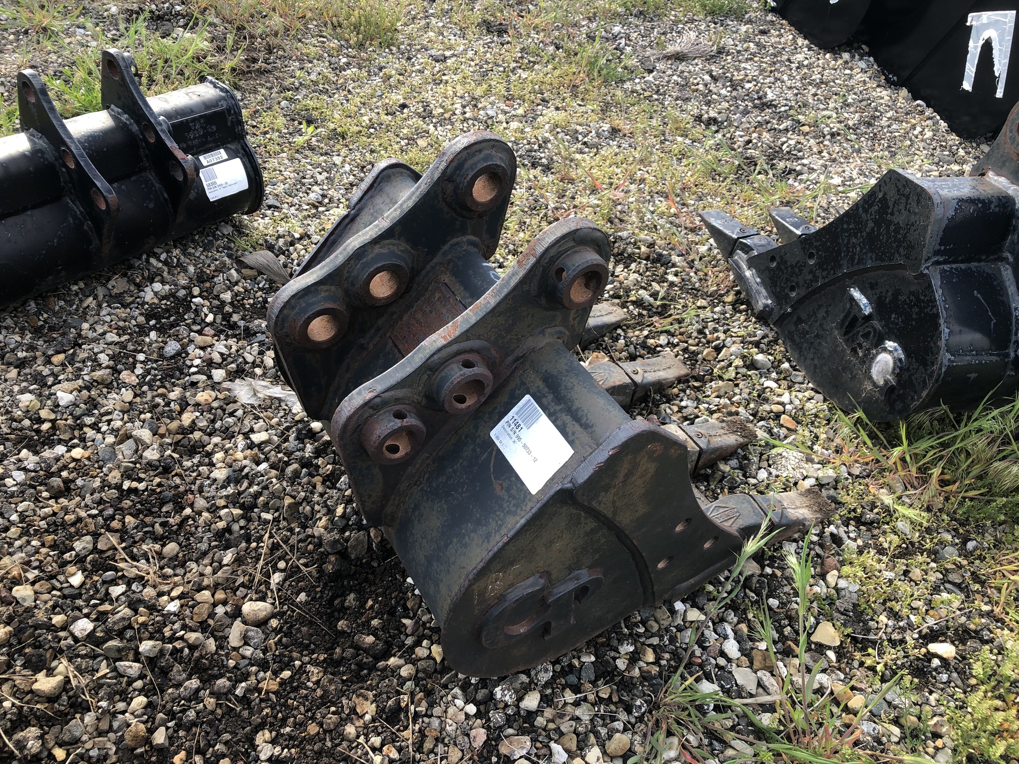 2001 C&P BUCKET Image 1