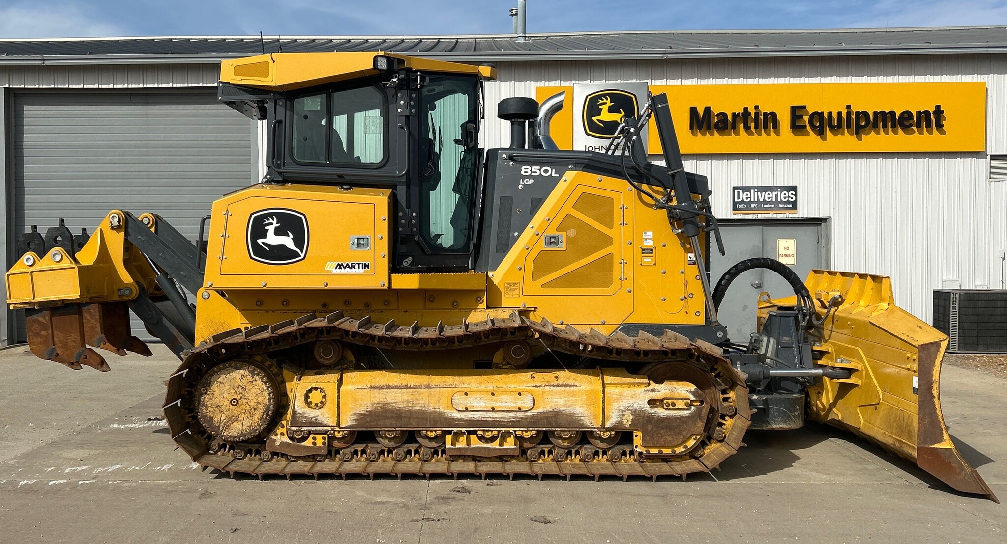 2023 John Deere 850L Image 1
