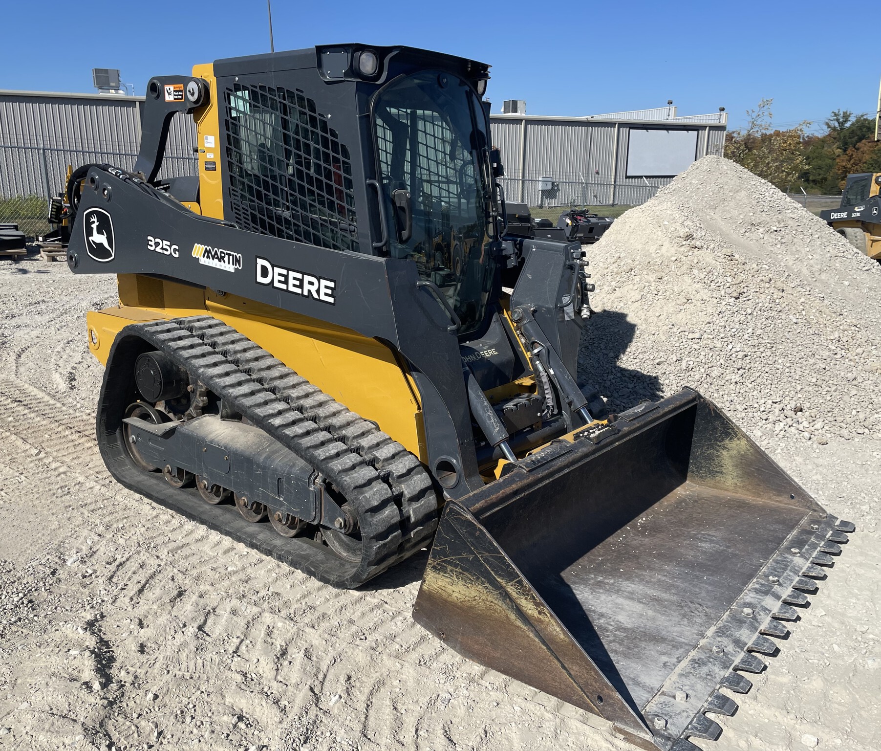 2021 John Deere 325G Image 2
