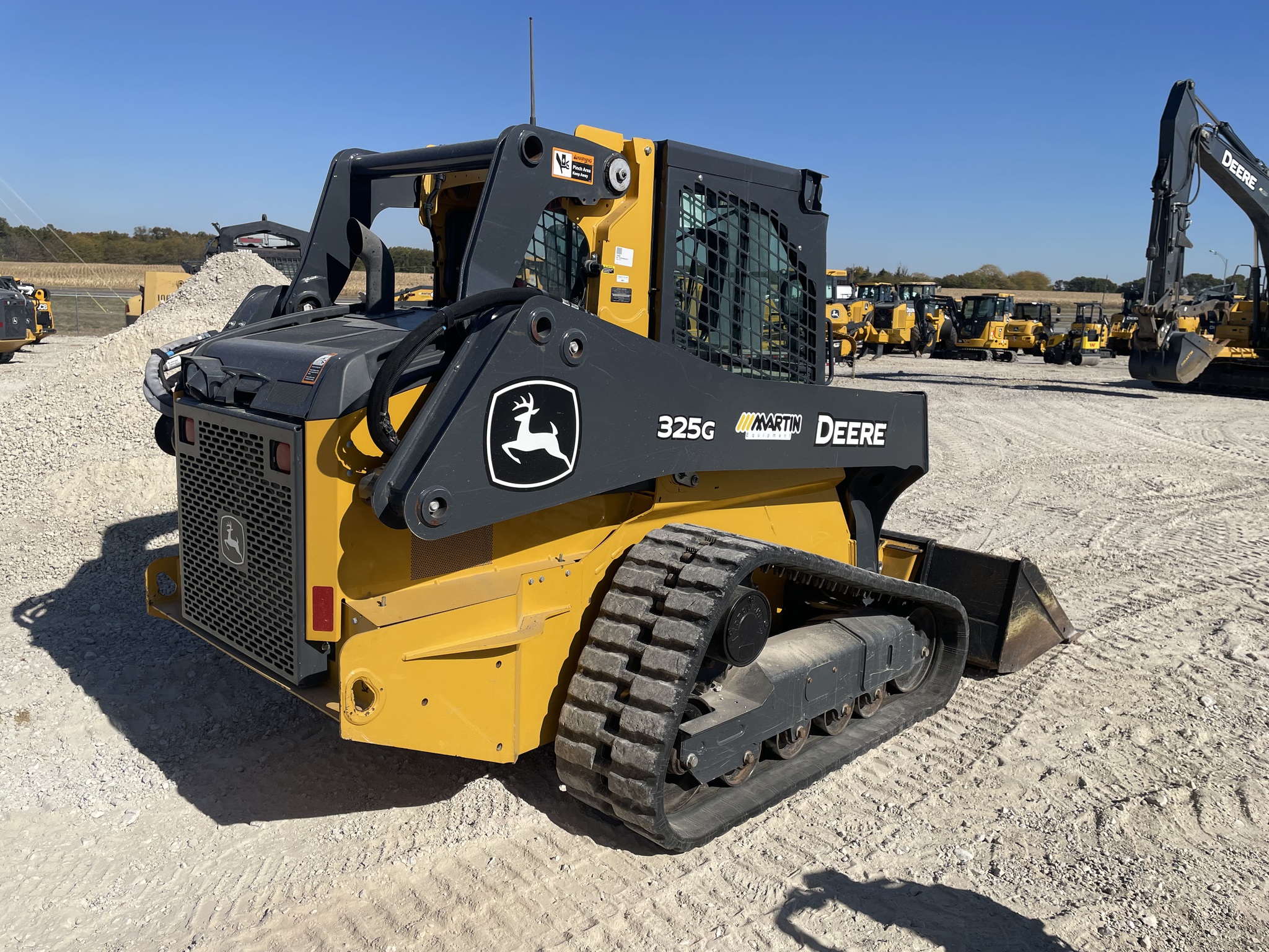 2021 John Deere 325G Image 3