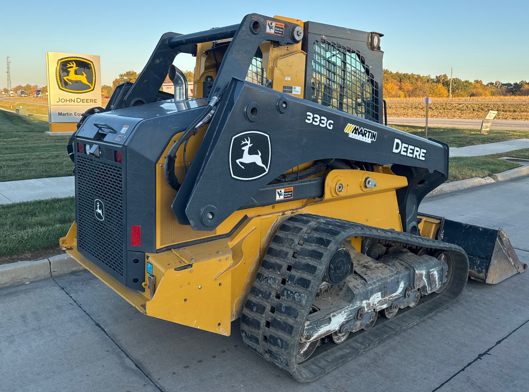 2022 John Deere 333G Image 3