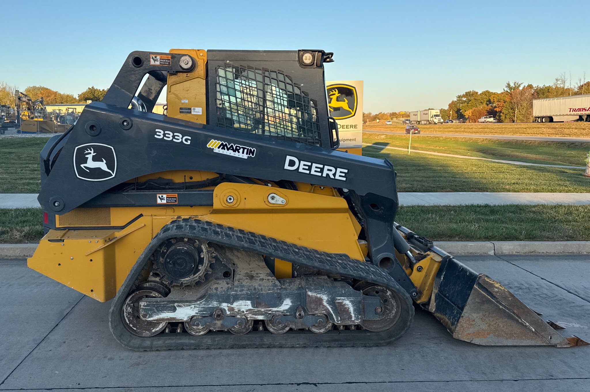 2022 John Deere 333G Image 1