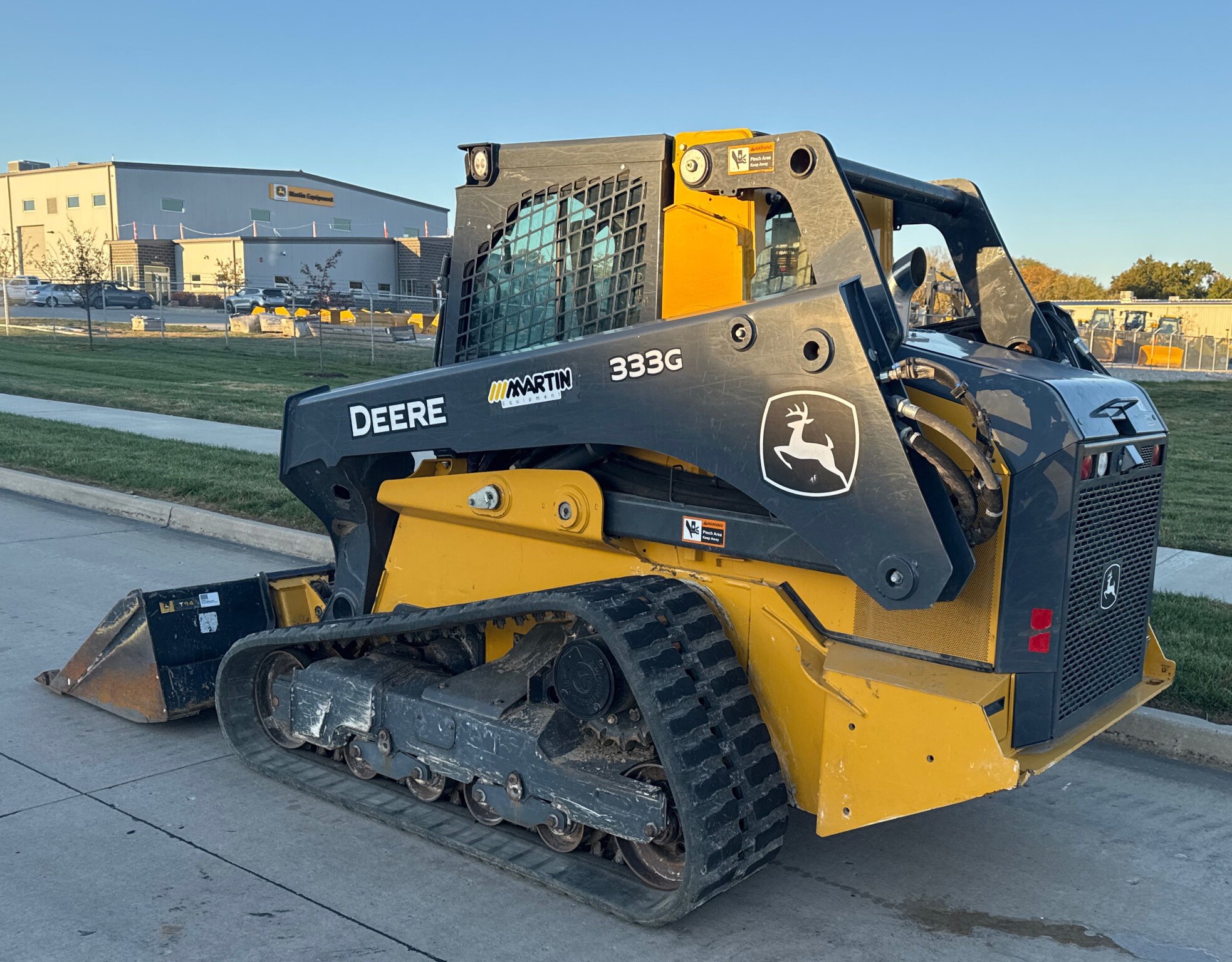 2022 John Deere 333G Image 4